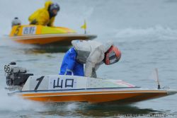 危なげなく１コースから逃げて勝利！
