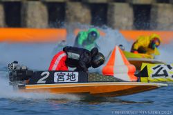 優勝戦は 3コース・カドから“まくり”を決めて勝利！