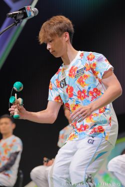 けん玉を披露する6号艇中村日向選手♪