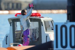 ウイニングランで、ファンに手を振る安河内選手♪