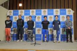 優勝戦出場選手公開インタビューの様子