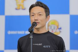 優勝戦出場選手公開インタビューの様子