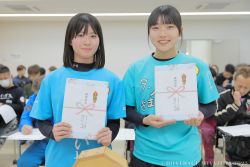 今節デビュー！広島支部 中西月輝（るな）選手（写真右）と池田美優（みゆ）選手（写真左）