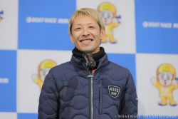 優勝戦出場選手公開インタビューの様子