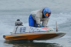 ①号艇 広島支部の 新田泰章選手 ①コースから 逃げ を決めて優勝！