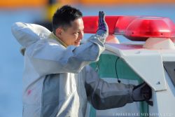 ウイニングランで、ファンに手を振る古賀選手♪