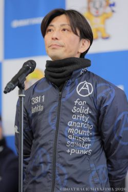 優勝戦出場選手公開インタビューの様子