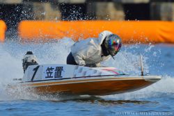 ①号艇 大阪支部の 笠置博之選手 ①コースから 逃げ を決めてデビュー初優勝！