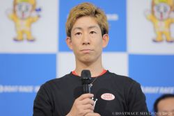 優出インタビューの様子