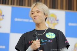 多くのファンの方から大きな拍手と祝福の声で迎えられました