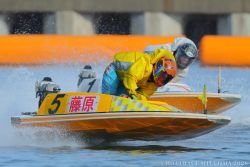 ⑤号艇 東京支部の 藤原菜希選手 ⑤コースから まくり差し を決めて優勝！